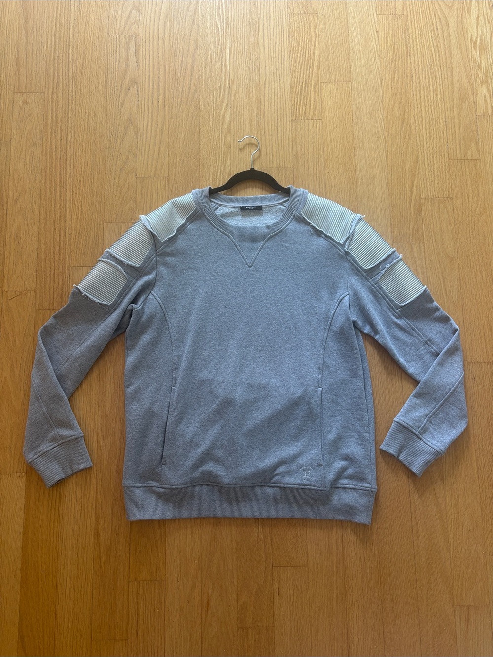 Balmain Light Gray Crewneck Sweatshirt with Ribbed Shoulder Panels